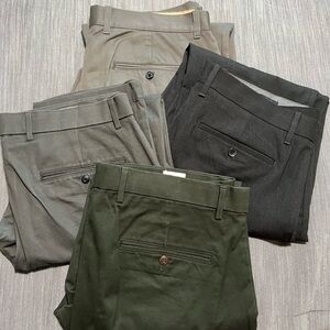 4 Pairs Men’s GAP 34x32 pants (Chinos and Dress Pants). Smoke free home.